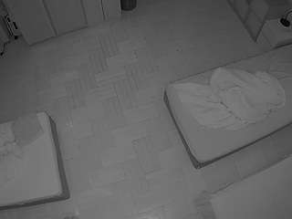 voyeurcam-julmodels-bed-7 avatar
