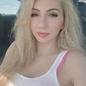 AlyVee avatar
